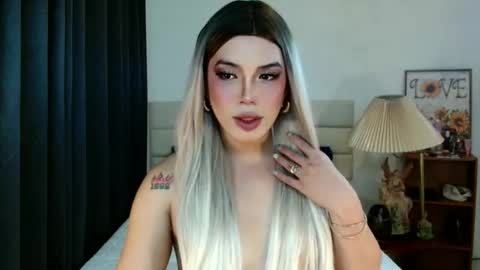 Snapshot of fucking_neil chatting on October 2025 05:42:02 AM MISS NEILLY online show from October 2025 05:42:02 AM