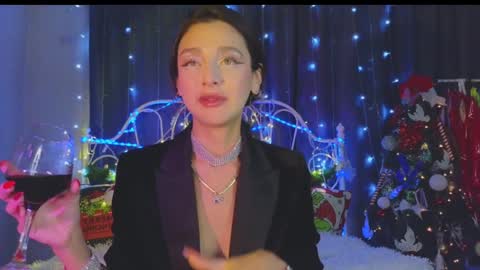 Tiffany online show from December 2024 04:01:02 AM