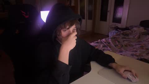 Edward online show from September 2025 10:13:01 PM