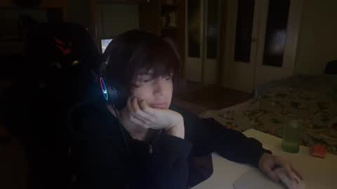 Edward online show from September 2025 10:03:02 PM