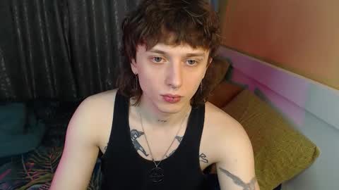 Snapshot of g1vememoney chatting on November 2025 12:20:02 AM Ian online show from November 2025 12:20:02 AM