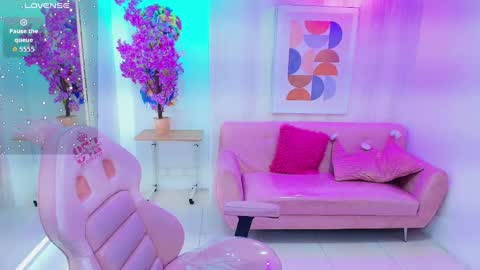 gabby_evanns online show from November 2025 12:06:01 PM