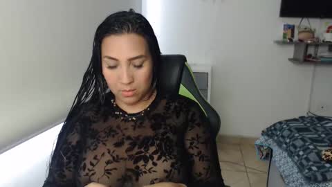 Snapshot of gaby_bluexx chatting on January 2025 08:49:02 PM Gaby Blue online show from January 2025 08:49:02 PM