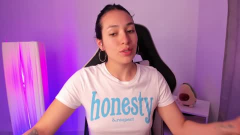 Gabriela online show from January 2025 08:54:01 PM