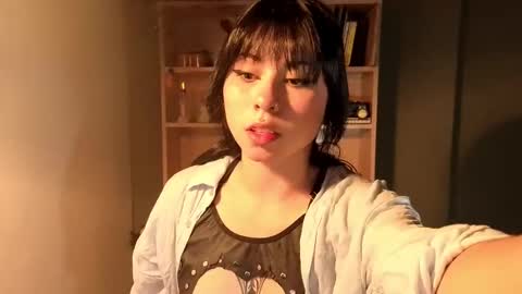 gaia_joness online show from October 2025 01:23:01 PM