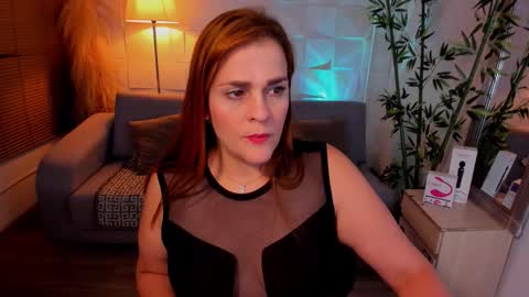 gaia_joness online show from November 2025 04:08:02 PM