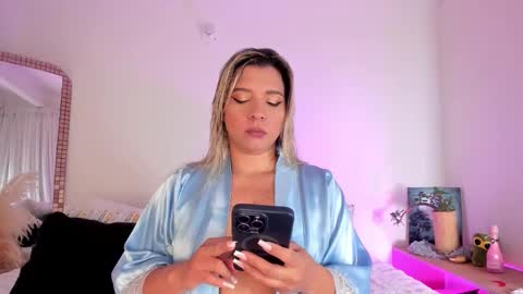 gaia_stonne online show from October 2025 10:02:01 AM