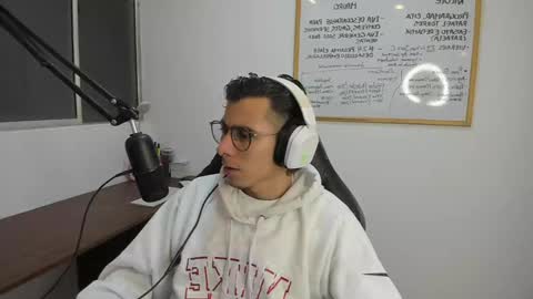 Snapshot of gametommy chatting on December 2024 06:44:01 PM Tommy online show from December 2024 06:44:01 PM