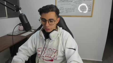Snapshot of gametommy chatting on December 2024 12:56:01 AM Tommy online show from December 2024 12:56:01 AM