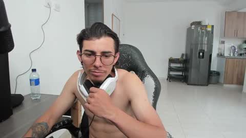 Snapshot of gametommy chatting on February 2025 05:28:01 PM Tommy online show from February 2025 05:28:01 PM