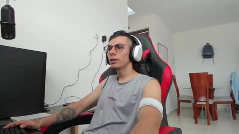 Snapshot of gametommy chatting on March 2025 03:28:02 PM Tommy online show from March 2025 03:28:02 PM