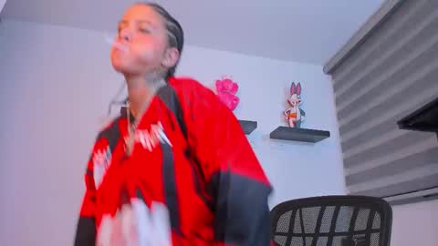 Snapshot of gangster_girl chatting on November 2025 03:18:02 AM GANG online show from November 2025 03:18:02 AM