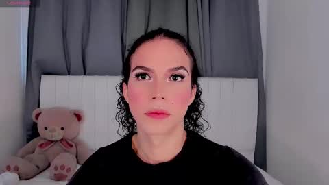 Vnecis Marn online show from September 2025 05:17:01 PM