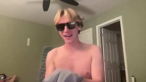 Snapshot of gavinnumbers chatting on November 2025 03:26:02 AM gavinnumbers online show from November 2025 03:26:02 AM