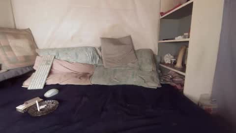 Snapshot of gayrobbin chatting on November 2025 10:37:01 AM gayrobbin online show from November 2025 10:37:01 AM