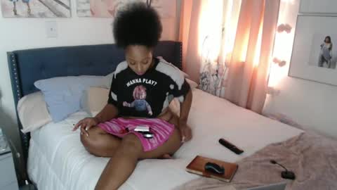 The Empress online show from October 2025 05:12:01 PM