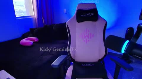 Snapshot of geminis11 chatting on October 2025 08:38:01 PM geminis11 online show from October 2025 08:38:01 PM