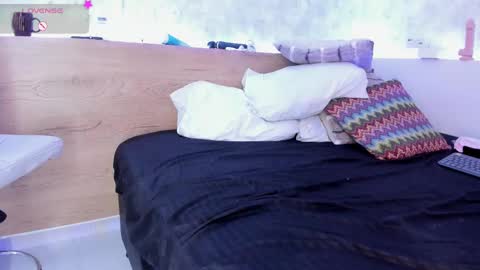 geminis muentes online show from February 2025 06:34:01 AM