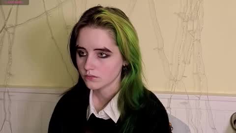 Ilona online show from October 2025 06:27:02 PM