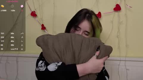 Ilona online show from October 2025 06:32:02 PM