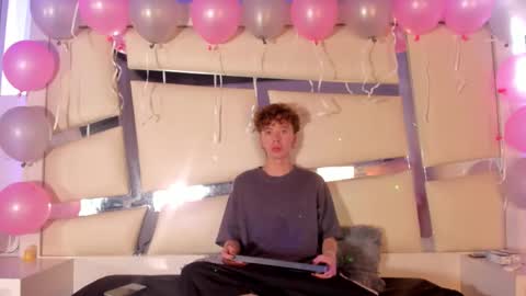 Snapshot of genesis_ask chatting on November 2025 08:11:01 PM Genesis online show from November 2025 08:11:01 PM