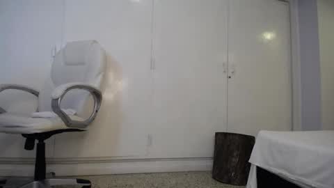 Snapshot of genesis_moretz chatting on December 2024 06:52:02 AM GENESIS online show from December 2024 06:52:02 AM