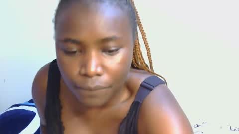 Snapshot of geni_smart chatting on November 2025 09:14:01 PM Luciana online show from November 2025 09:14:01 PM