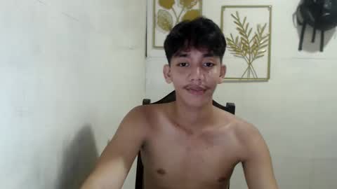 Snapshot of gentlemanlustx chatting on October 2025 01:52:01 PM Rayl online show from October 2025 01:52:01 PM