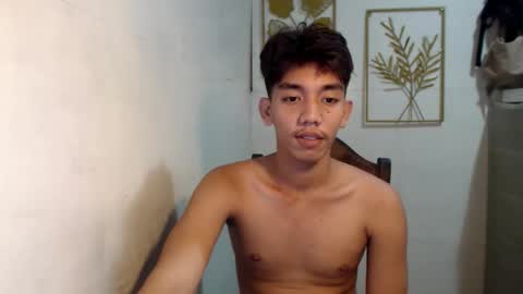 Snapshot of gentlemanlustx chatting on November 2025 10:09:02 PM Rayl online show from November 2025 10:09:02 PM