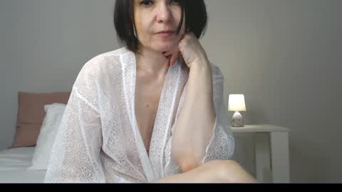 Snapshot of gentlywomen chatting on January 2025 01:31:01 PM Elena online show from January 2025 01:31:01 PM