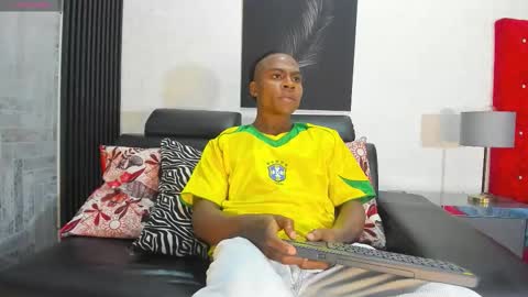 G E O R G E online show from December 2025 05:36:02 AM