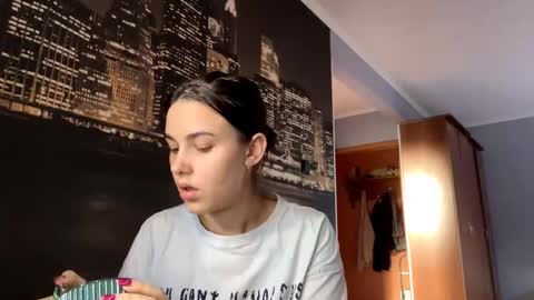 Emily online show from September 2025 08:08:01 AM
