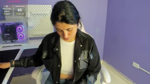 Danna Astrom online show from October 2025 07:01:02 PM