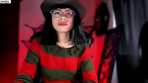 Sara online show from October 2025 06:38:02 PM