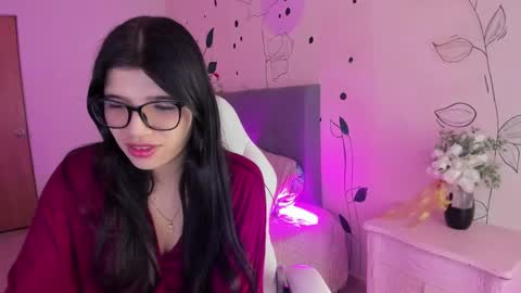 Snapshot of gia_brawn chatting on November 2025 11:20:01 AM Gia online show from November 2025 11:20:01 AM