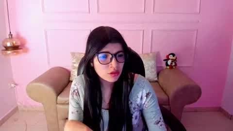 Snapshot of gia_brawn chatting on November 2025 11:34:02 AM Gia online show from November 2025 11:34:02 AM