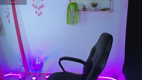 Snapshot of gia_contii chatting on November 2025 11:04:02 PM giaaaa online show from November 2025 11:04:02 PM