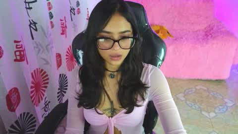 gia_flame_ online show from October 2025 02:34:01 AM