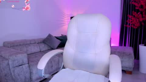 Gia lowry online show from March 2025 06:43:01 AM