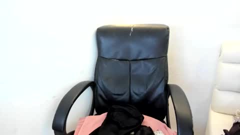 nahomi online show from January 2025 05:41:02 AM