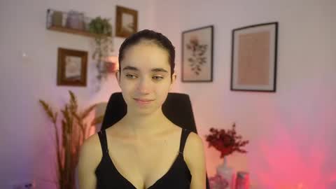 Snapshot of gia_paige18 chatting on October 2025 01:20:01 PM Gia Paige18 online show from October 2025 01:20:01 PM