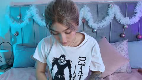 Snapshot of giaa_ross chatting on December 2024 05:37:02 PM Gia online show from December 2024 05:37:02 PM