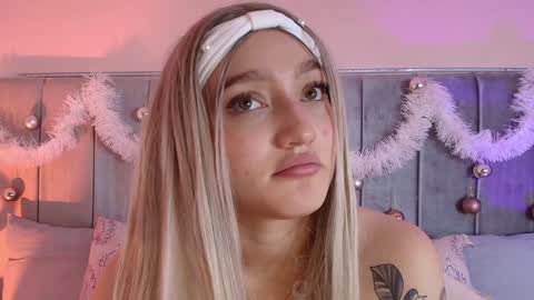 Snapshot of giaa_ross chatting on December 2024 05:55:01 PM Gia online show from December 2024 05:55:01 PM
