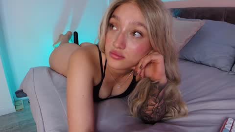Snapshot of giaa_ross chatting on January 2025 02:35:01 PM Gia online show from January 2025 02:35:01 PM