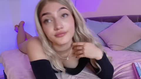 Snapshot of giaa_ross chatting on January 2025 05:49:02 PM Gia online show from January 2025 05:49:02 PM