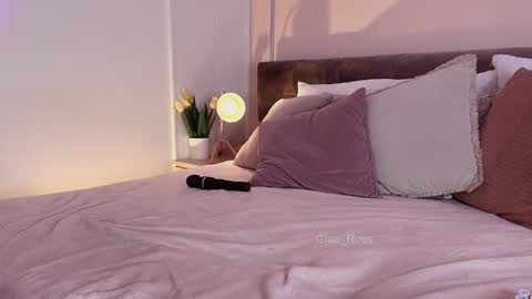 Snapshot of giaa_ross chatting on February 2025 03:16:01 PM Gia online show from February 2025 03:16:01 PM