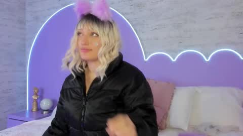 Snapshot of giaa_ross chatting on November 2025 07:52:01 AM Gia online show from November 2025 07:52:01 AM