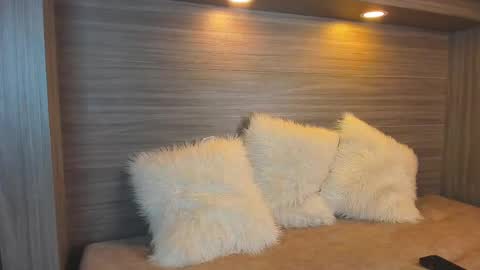 gigi wilden online show from October 2025 01:42:02 PM