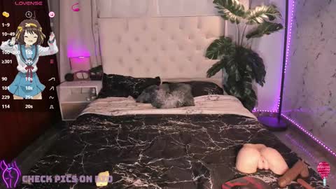 Snapshot of gigi_zahir chatting on October 2025 06:06:02 AM Catty Zahir online show from October 2025 06:06:02 AM