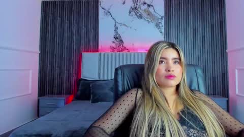 Snapshot of gigiidoll chatting on January 2025 02:05:01 PM Gigi Doll online show from January 2025 02:05:01 PM